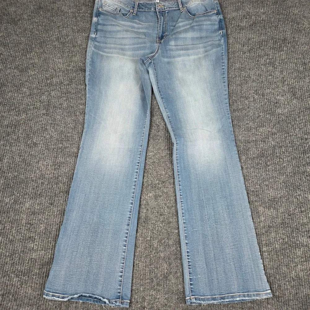 Sofia Jeans by Sofia Vergara Marisol Bootcut Light Wash Denim Size 18